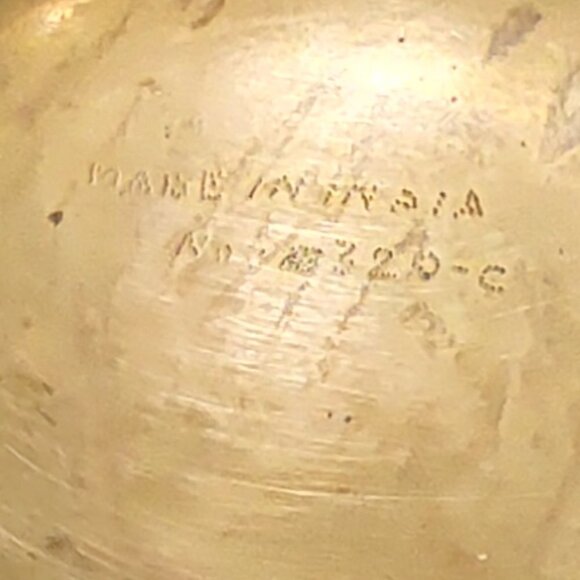 Vintage Solid Brass, Engraved Floral/Leaves Cigar/Cigarette Ashtray - Picture 4 of 6